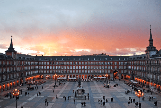 הסגרדה פמיליה – המבנה המרשים ביותר של גאודי פלאזה מאיור – כיכר המרכזית של מדריד